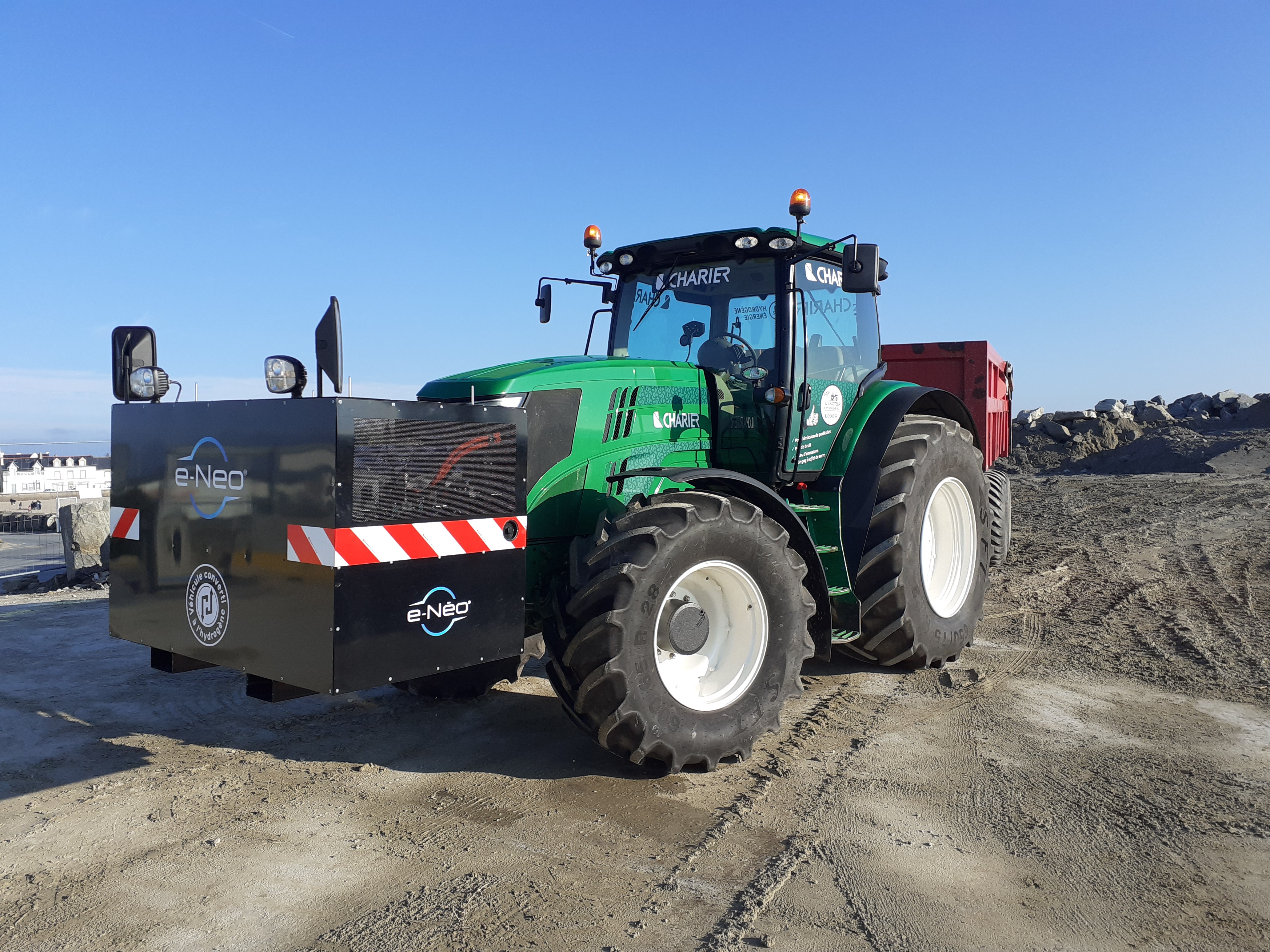 Tracteur CHARIER sur chantier La Turballe